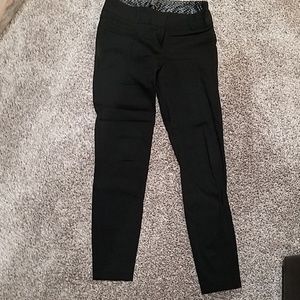 Maurices I am smart skinny pants in black size 3/4